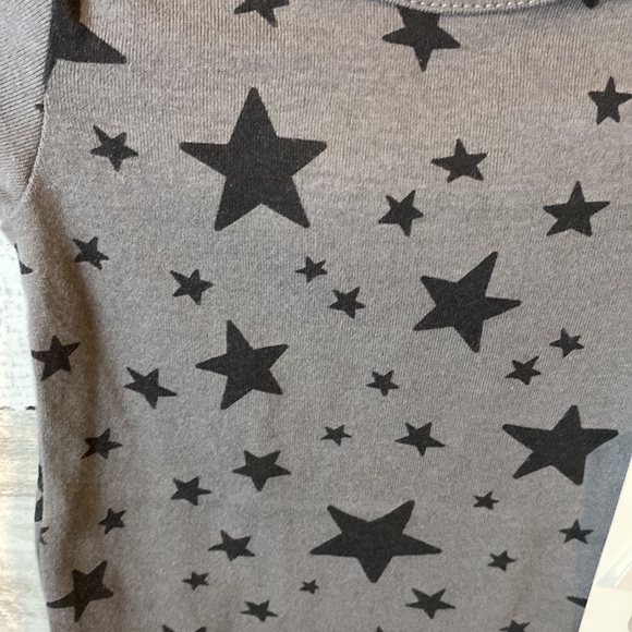 Baby Stars Onesie Size 6-9 Months NEW - Picture 2 of 4